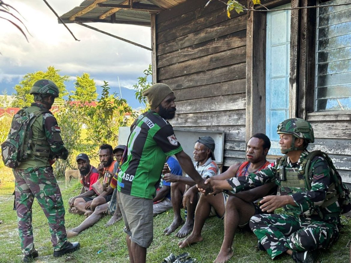 Bersama Rakyat Satgas Yonif 521/DY Hadirkan Cinta dan Kebersamaan di Tanah Papua