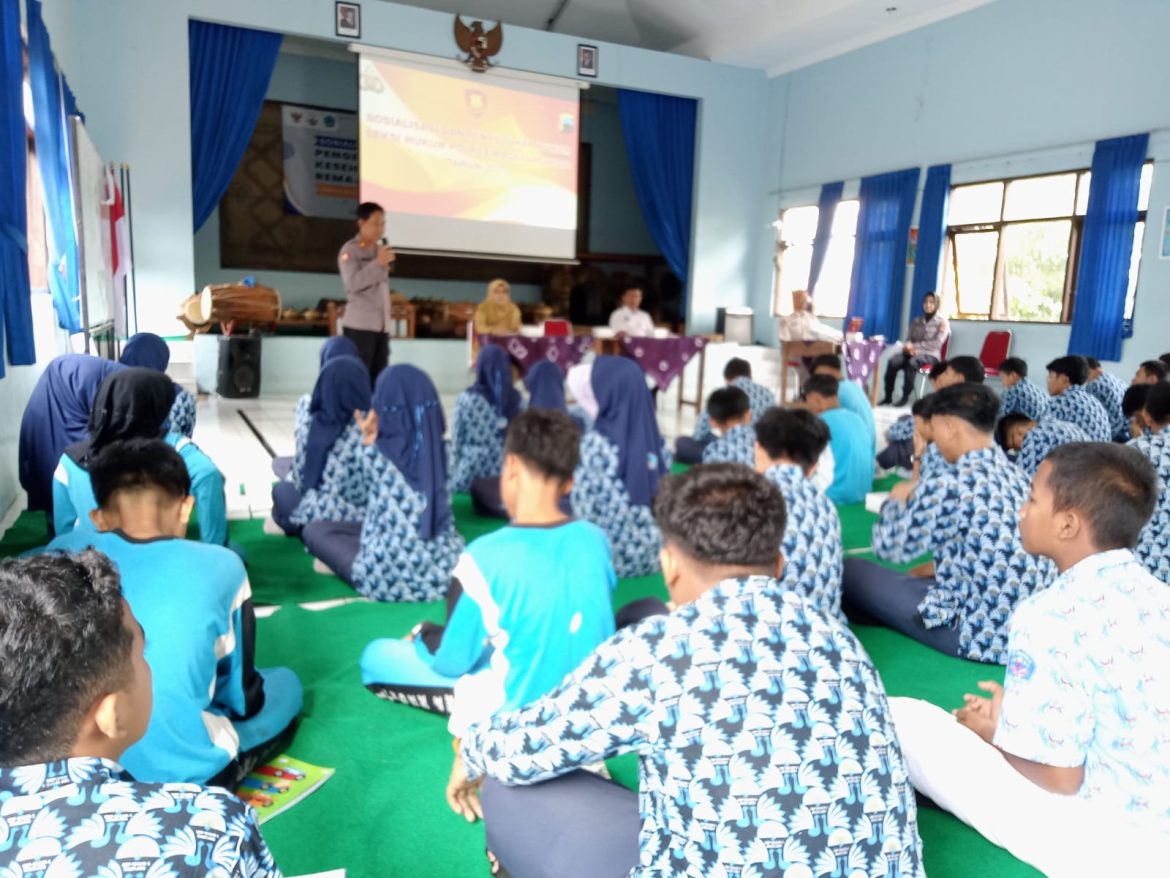 Cegah Narkoba Sejak Dini, Polres Magelang Kota Beri Penyuluhan P4GN dan Kenakalan Remaja di SMPN