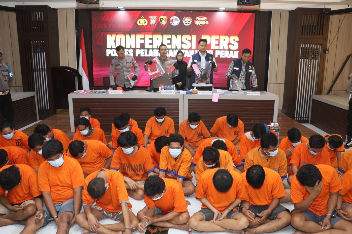 Operasi Sikat Semeru 2025, Polres Pelabuhan Tanjung Perak Berhasil Ungkap 46 Kasus dan Amankan 54 Tersangka