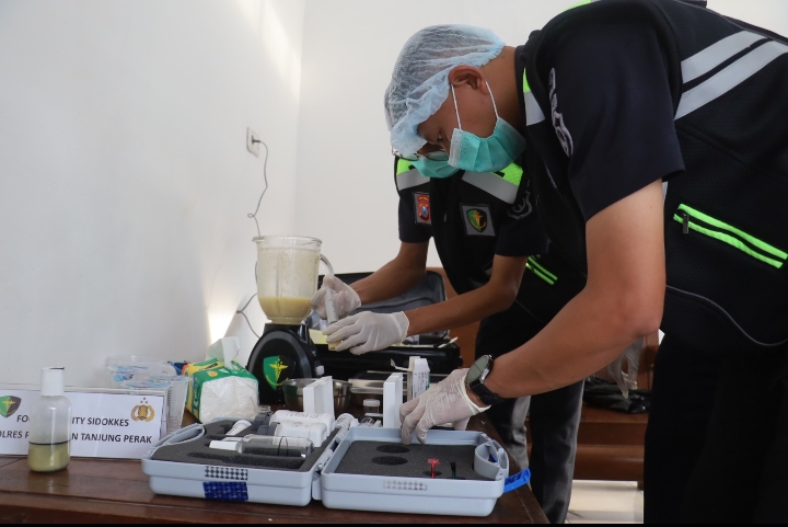 Polres Pelabuhan Tanjungperak Laksanakan Uji Food Safety di SPPG Pastikan Gizi dan Keamanan Pangan Terjamin